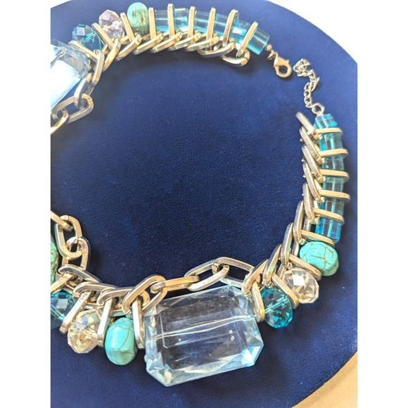 DESIGNER TURQUOISE LUCITE NECKLACE UNSIGNED WTH LG EMERALED CUT LUCITE A STUNNER - Picture 8 of 8